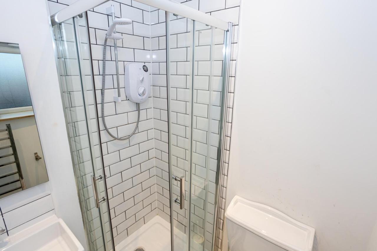 Pillo Rooms Serviced Apartments - Salford Manchester Eksteriør billede