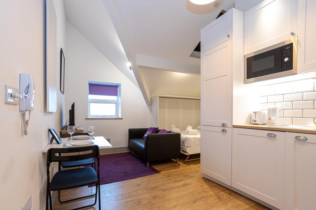 Pillo Rooms Serviced Apartments - Salford Manchester Eksteriør billede